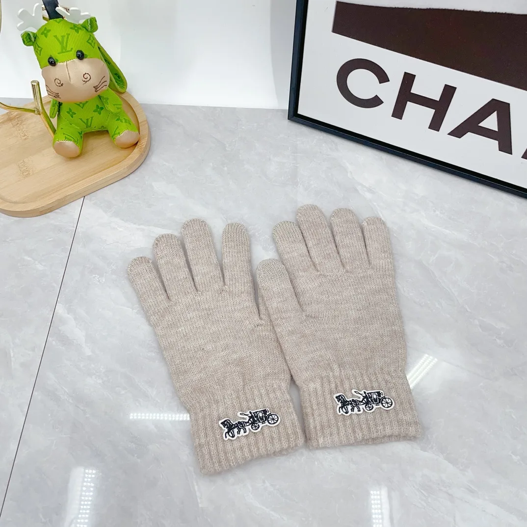 Coach Wool Hat scarf and gloves knit set in Beige · view 7