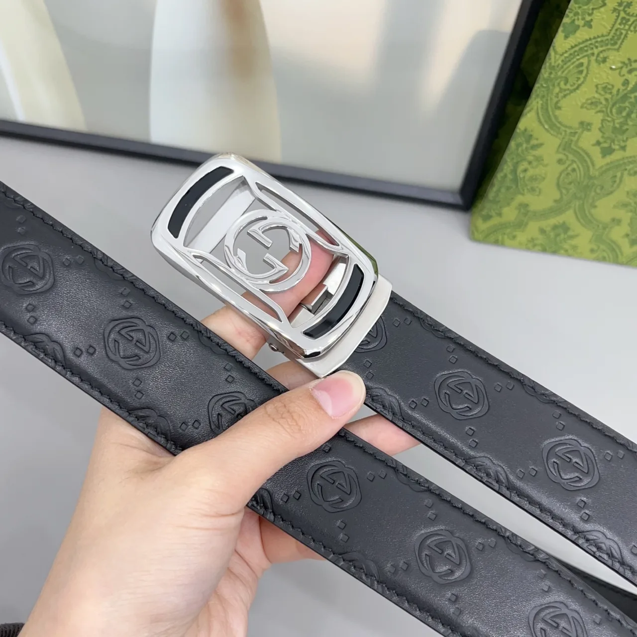 Gucci Glossy Belt in Black · view 4