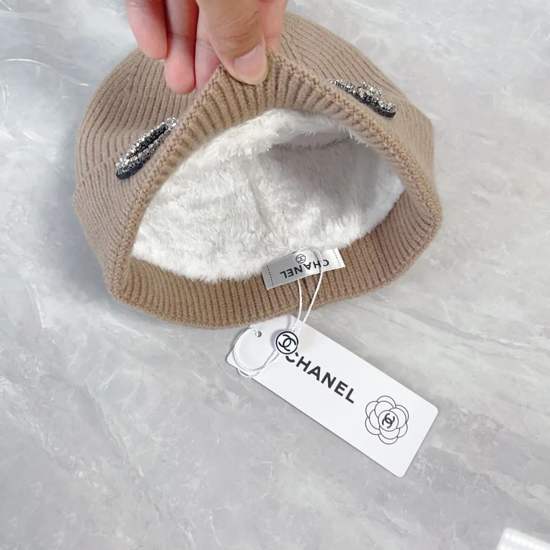 Chanel Wool Ribbed Embroidered Hat and Scarf Set in Beige · view 6