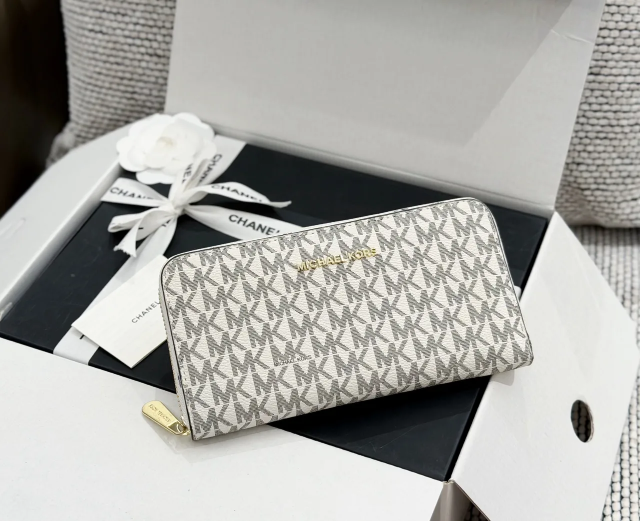 Prada Wallet in Brown & Blue & Black & Grey · view 8