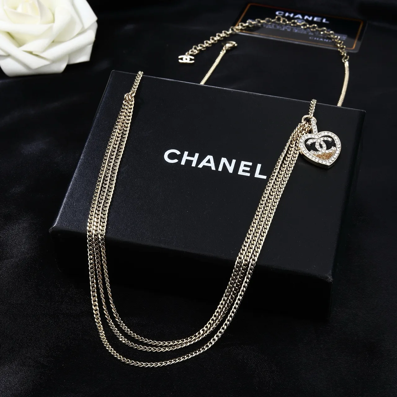 Chanel Glossy Chain Belt in Gold · view 3