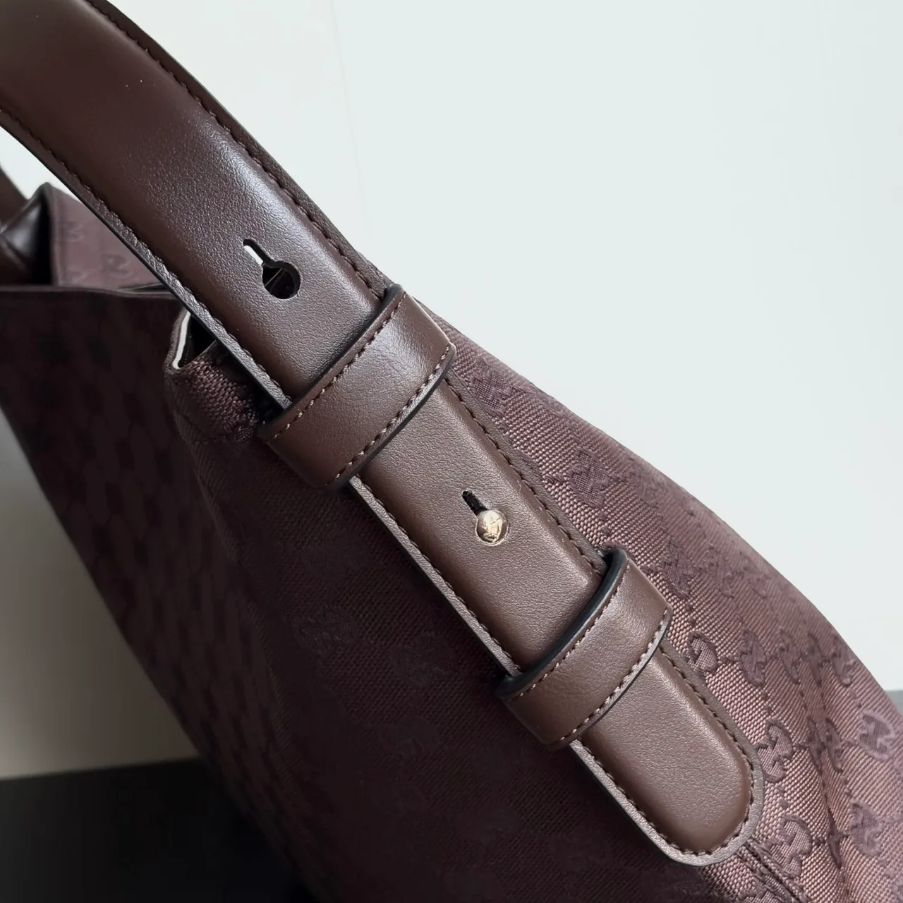 Gucci GG Shoulder Bag in Brown · view 4