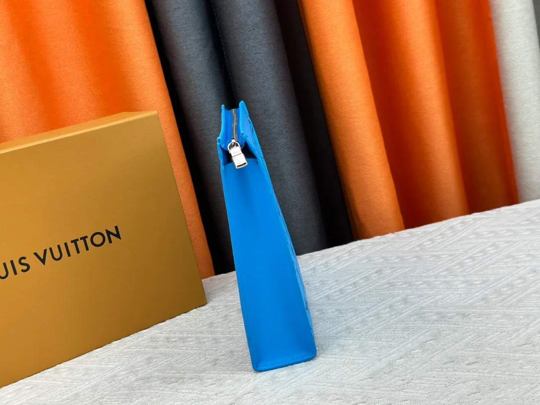 Louis Vuitton Canvas Clutch in Blue · view 5