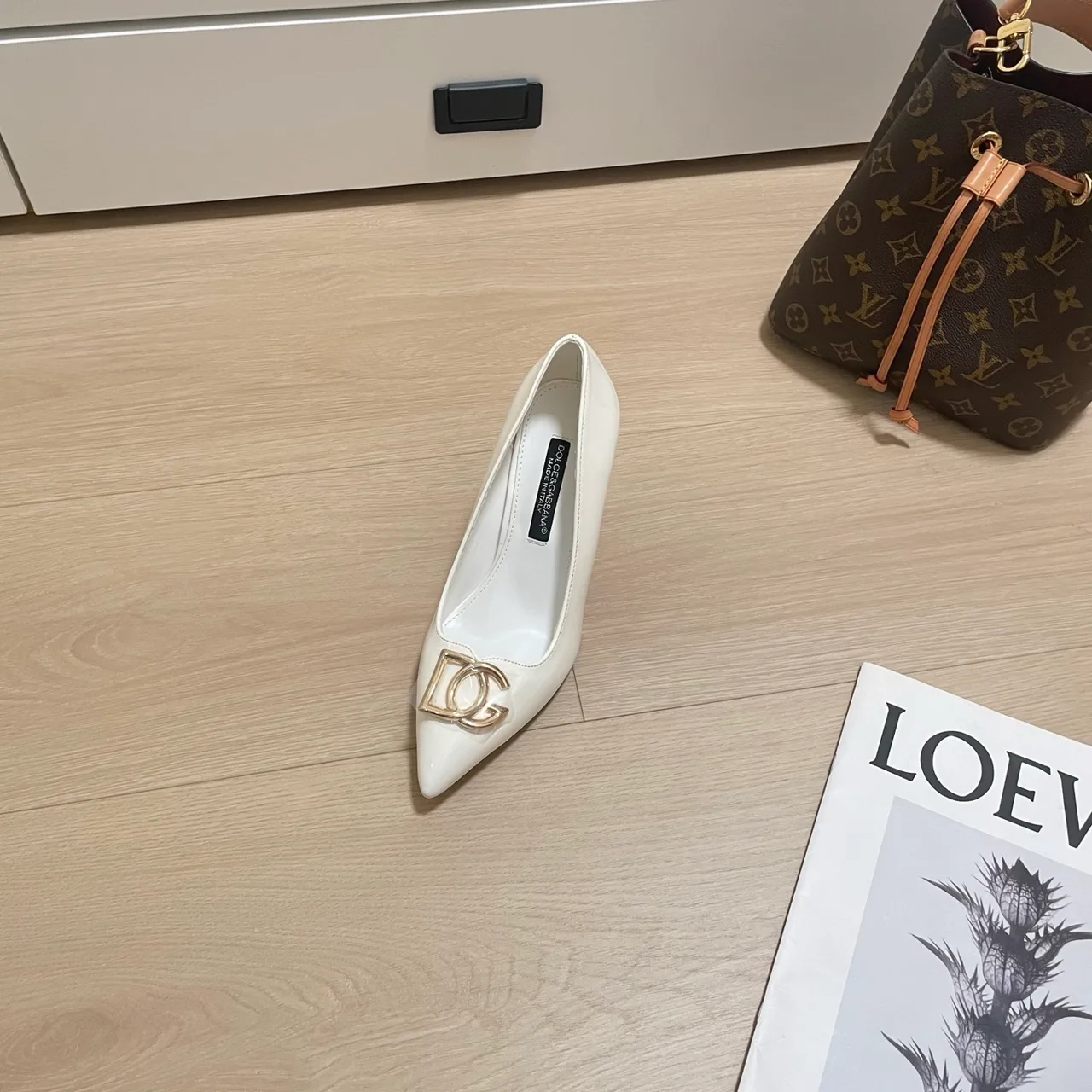 Dolce & Gabbana Sheepskin Patent Leather Glossy Pointed-Toe DG Pointed Heel Pumps in White · view 7