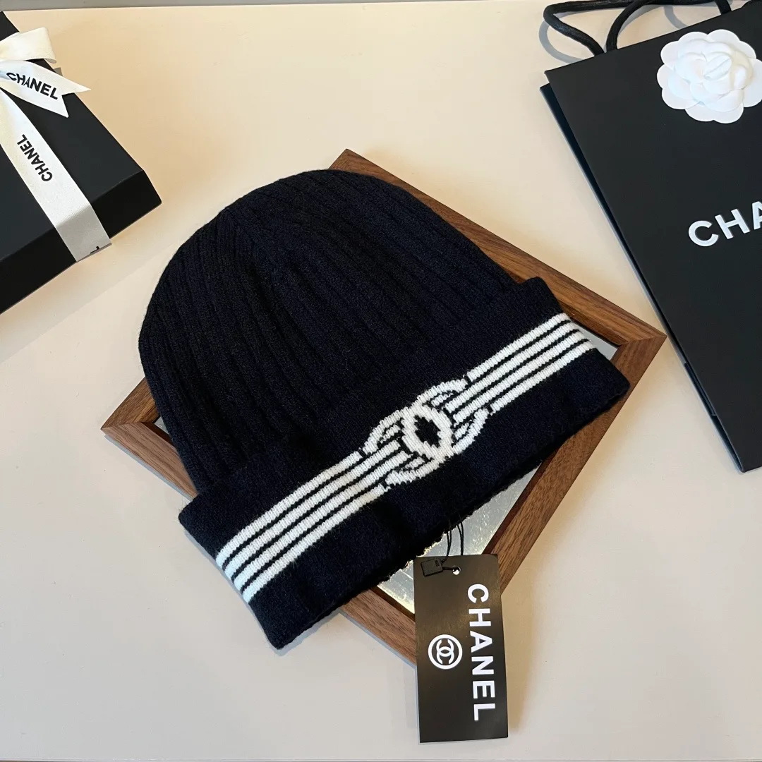 Chanel Striped CC knit beanie in Black & White · view 1