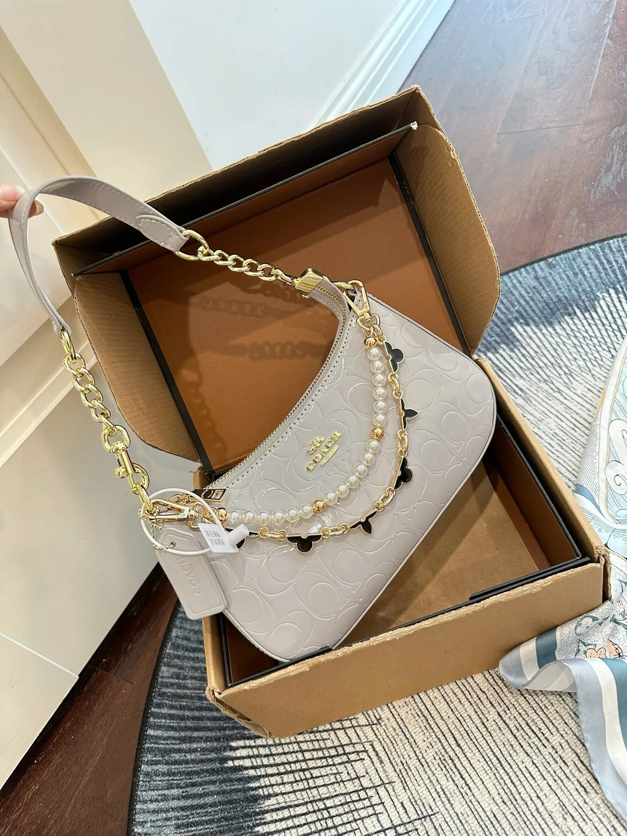 Coach Teri chain hobo in Beige & Burgundy & White & Yellow & Grey & Pink & Black · view 5