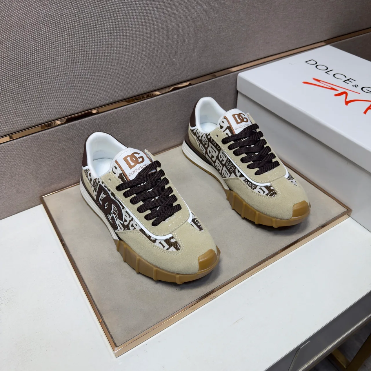 Dolce & Gabbana Sneakers in Beige · view 1
