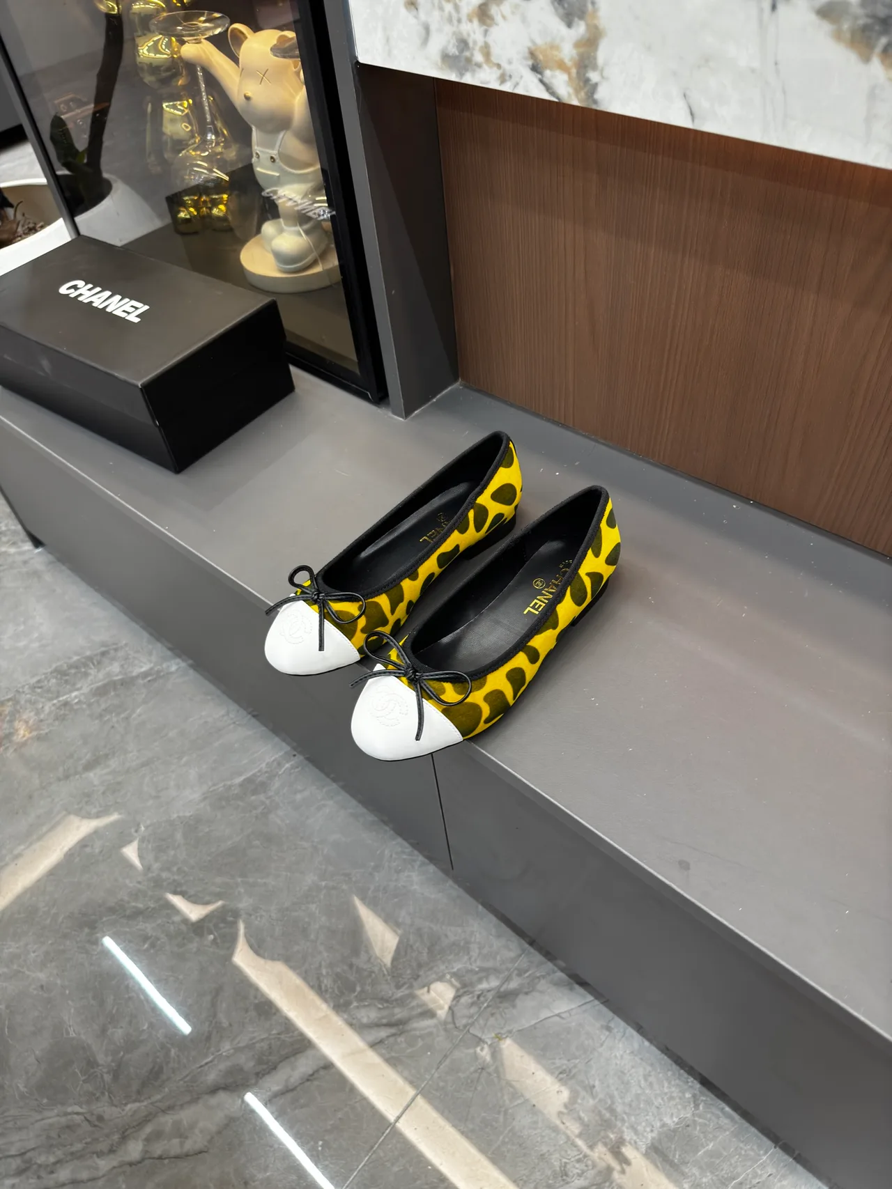 Chanel Patterned cap-toe ballet flats in Yellow & Orange & Tan & White · view 5