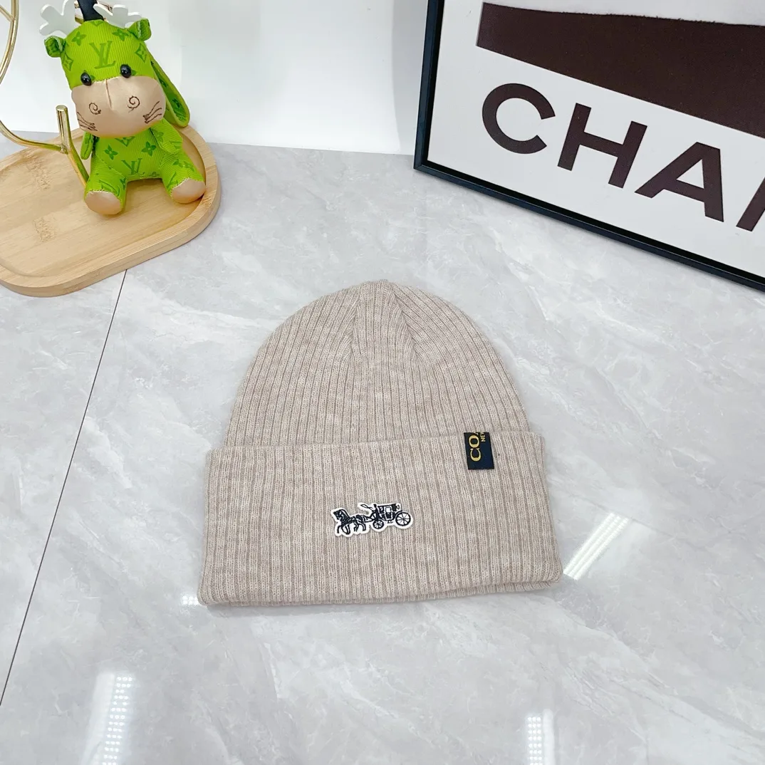 Coach Wool Hat scarf and gloves knit set in Beige · view 5