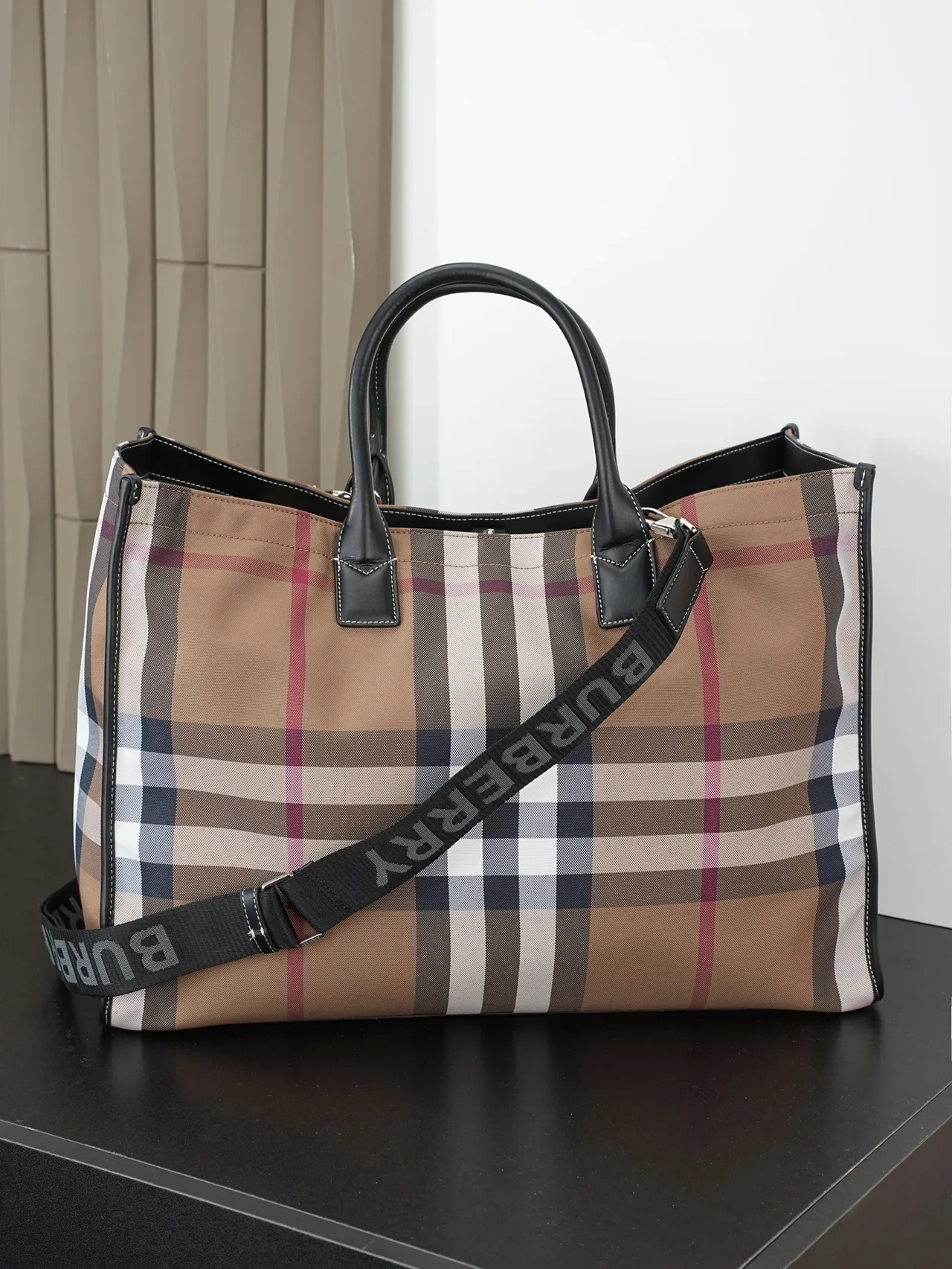 Burberry Check Tote in Beige · view 3