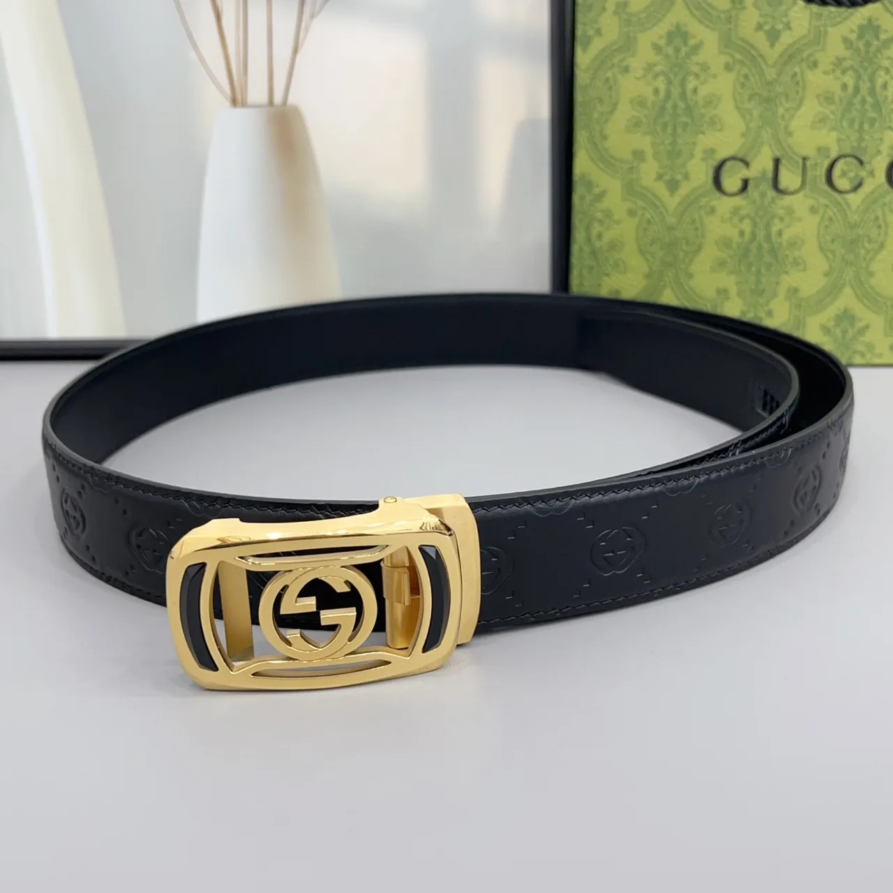Gucci Glossy Belt in Black · view 1