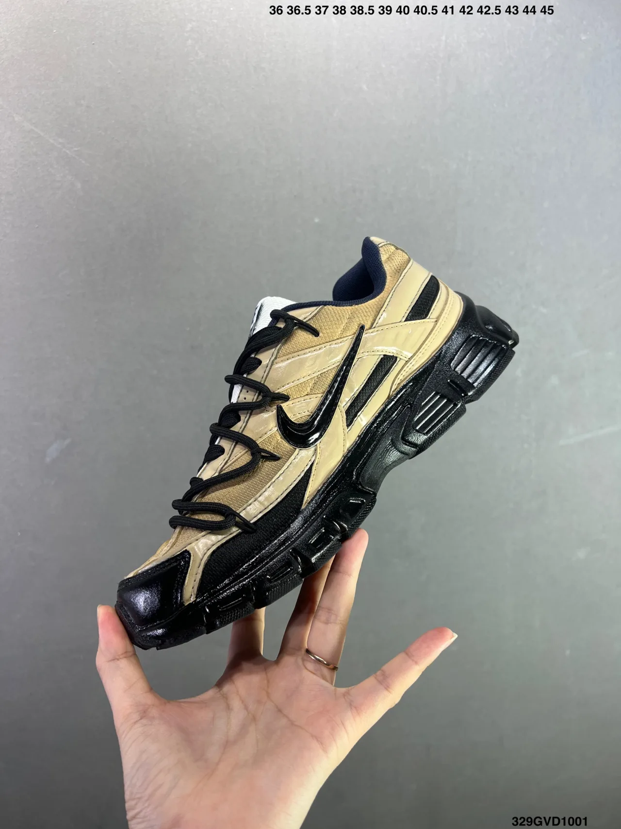 Nike Sneakers in Beige · view 3