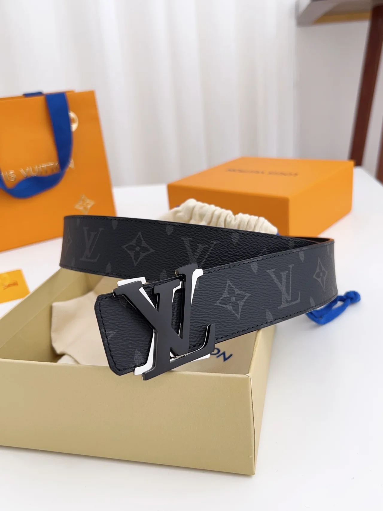 Louis Vuitton Calfskin Glossy Belt in Black · view 3