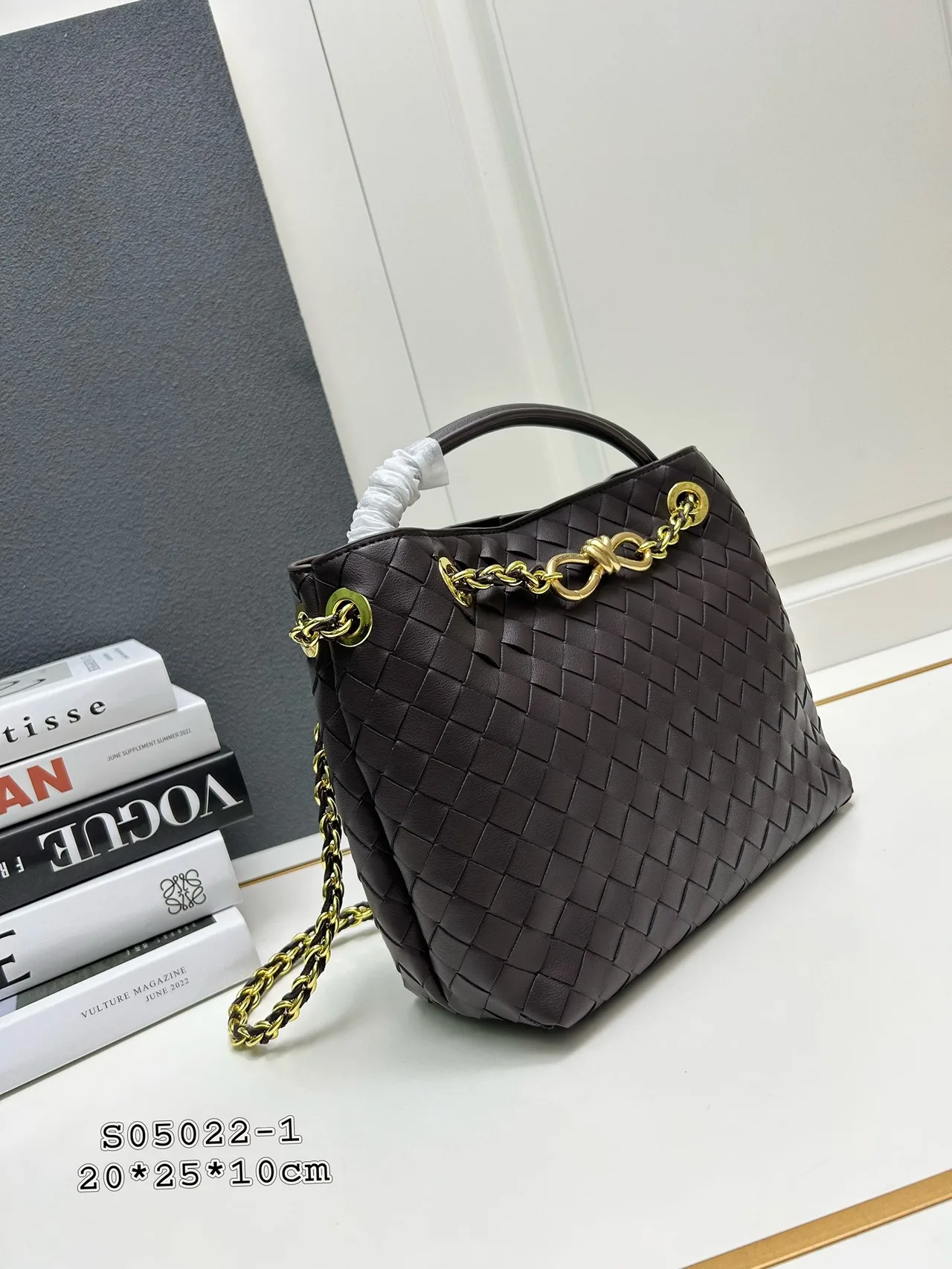 Bottega Veneta Woven Tote in Brown · view 2