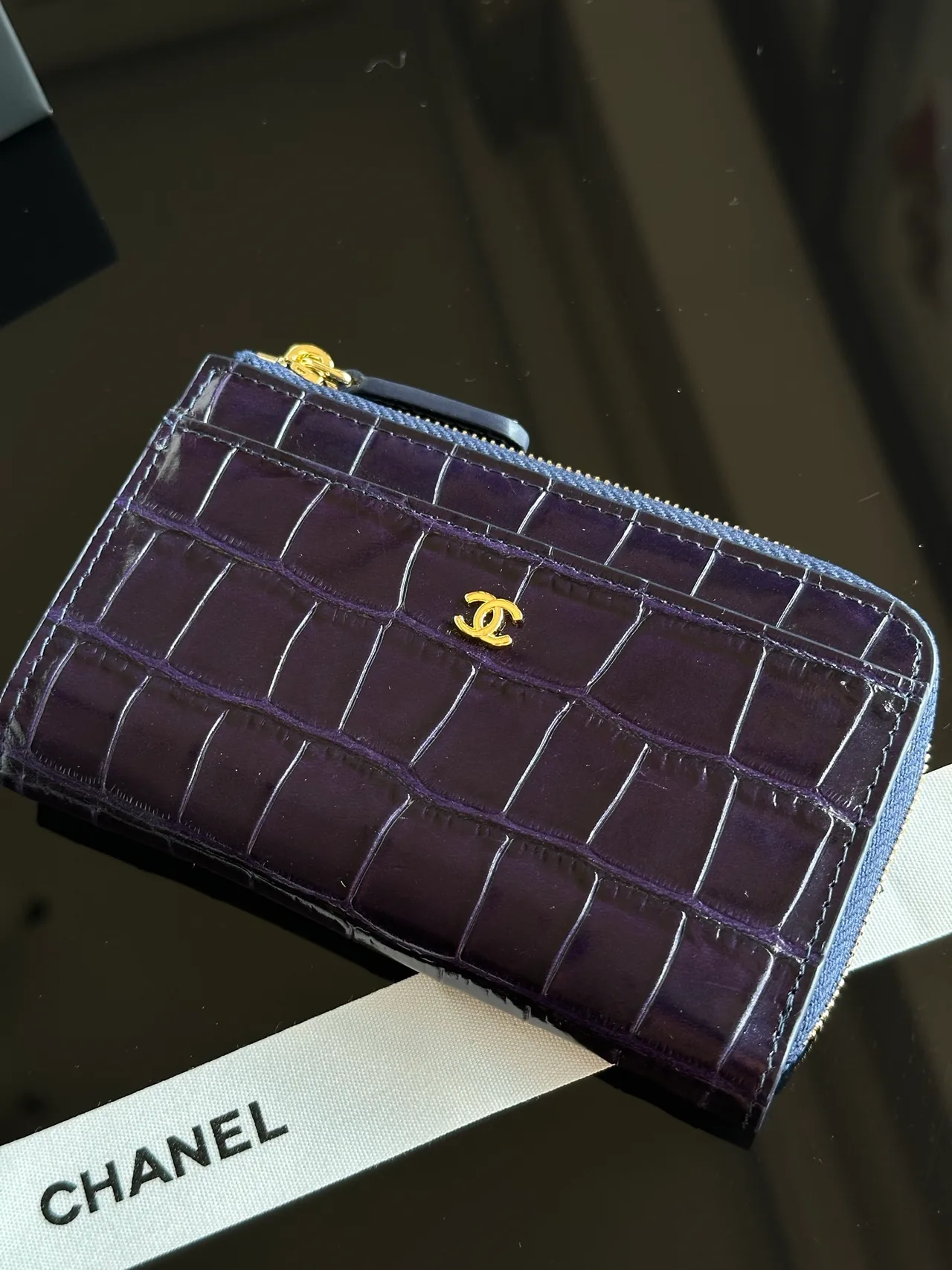 Chanel Glossy Wallet in Purple · view 2