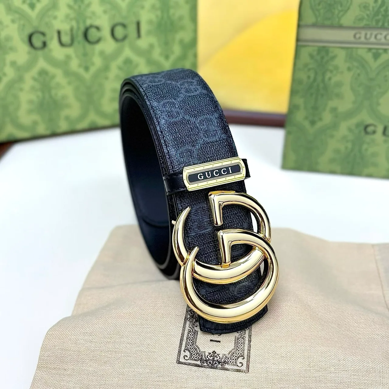 Gucci GG patterned buckle belt in Blue · view 3