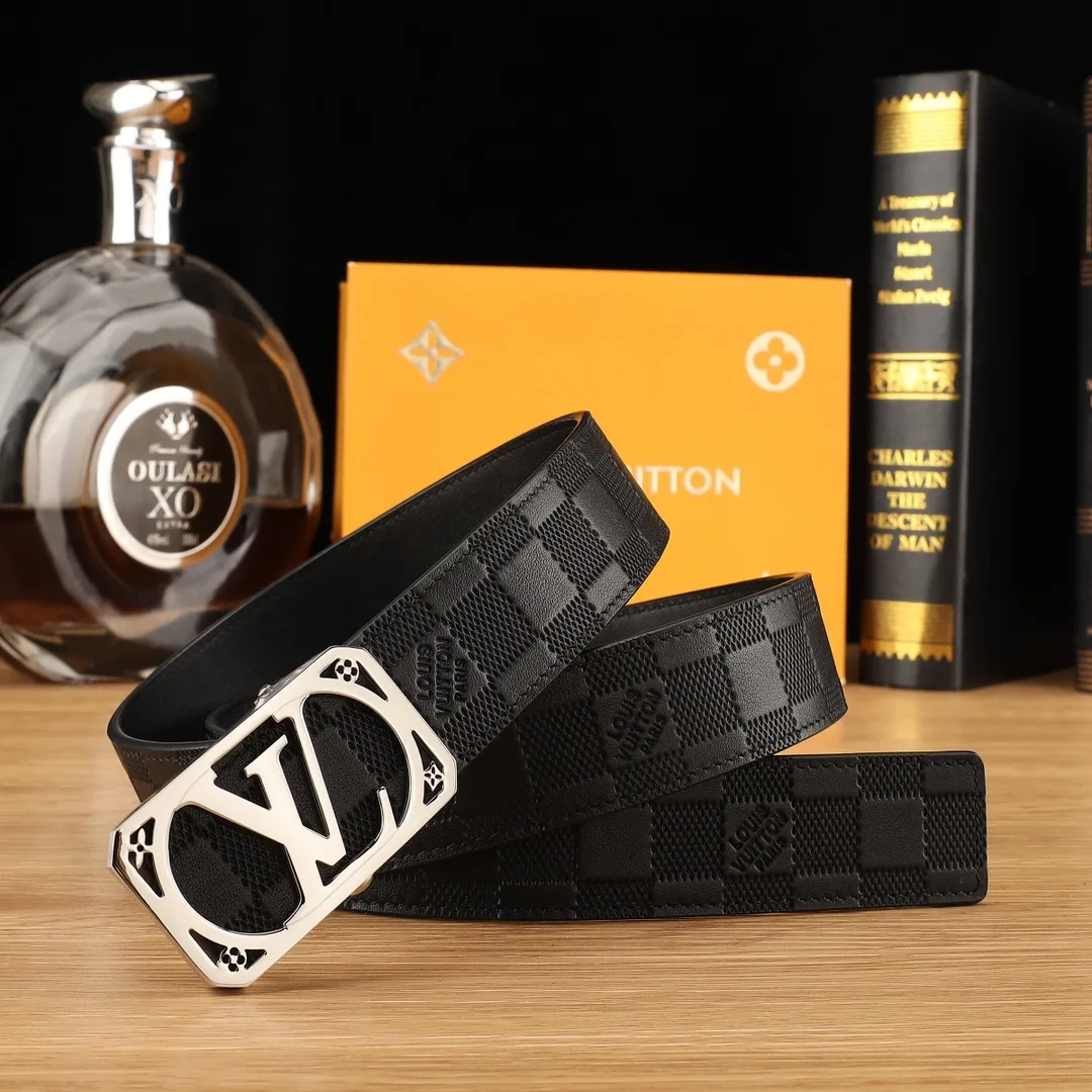 Louis Vuitton Damier automatic LV belt in Black · view 4