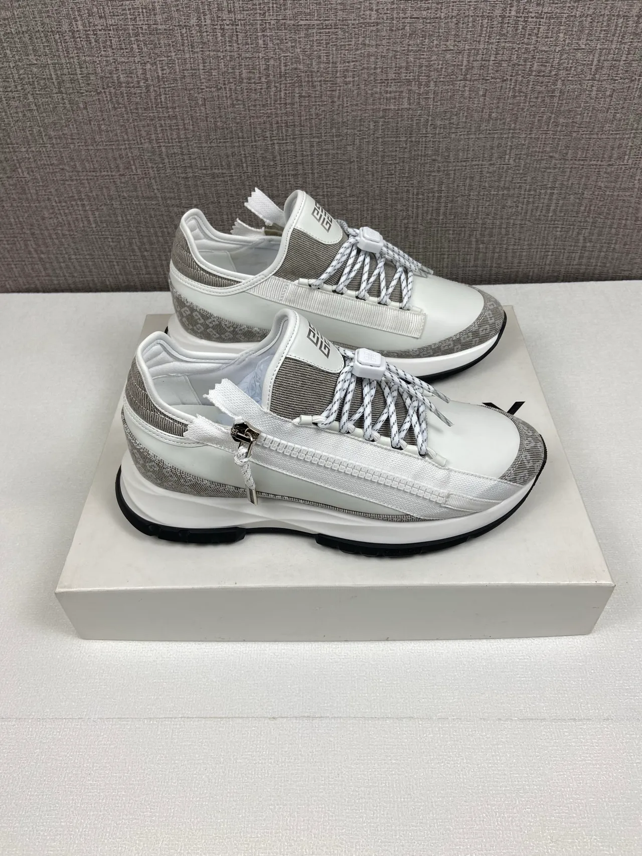 Givenchy Smooth Sneakers in White · view 4