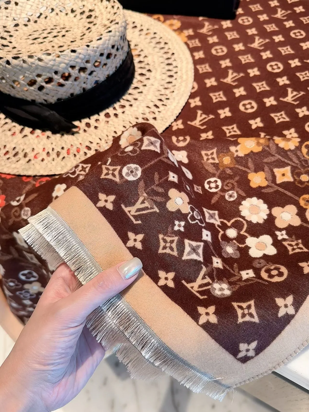 Louis Vuitton Floral monogram scarf in Cream & Brown · view 8