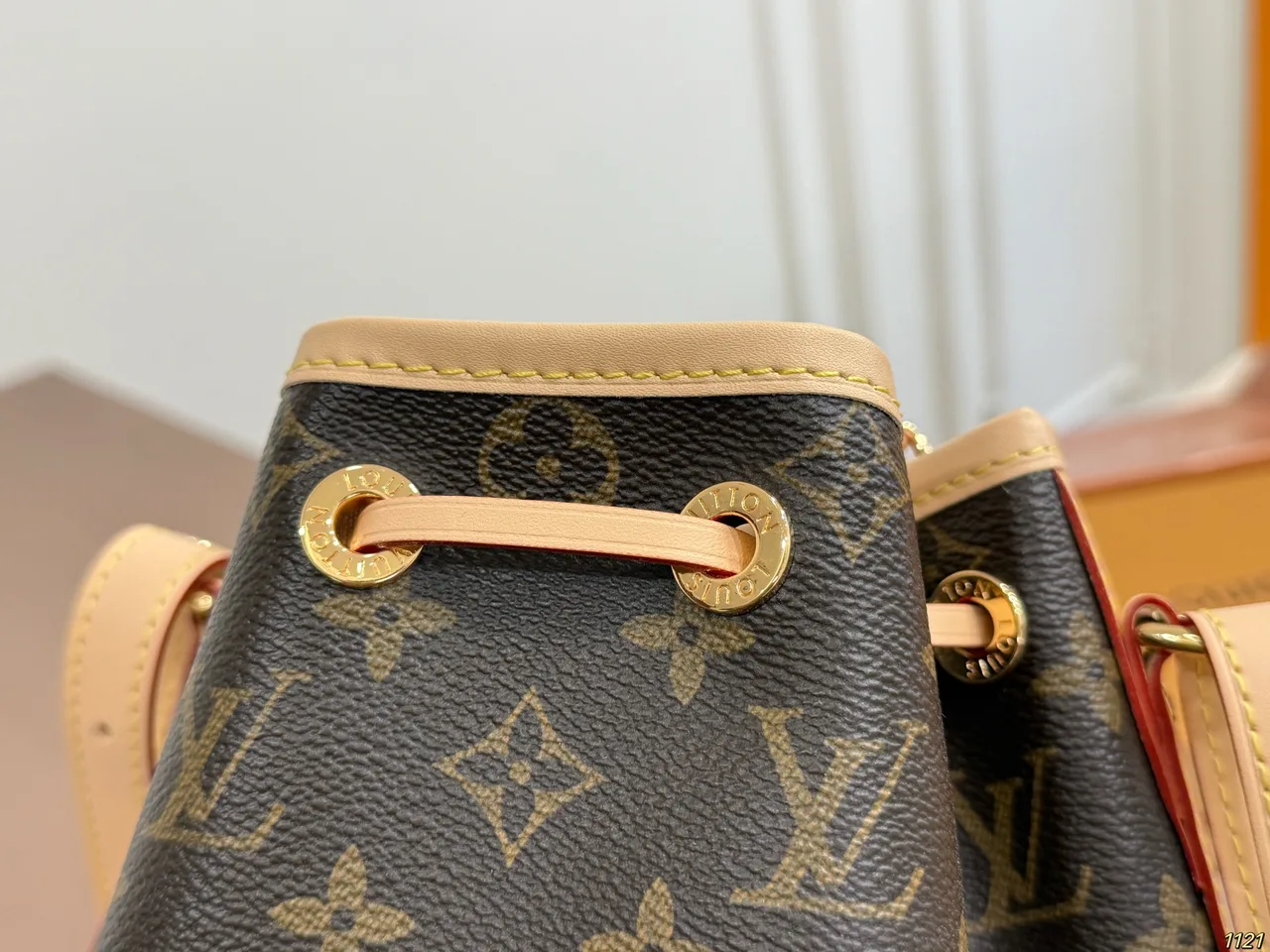 Louis Vuitton Noe Bucket Bag in Brown · view 7