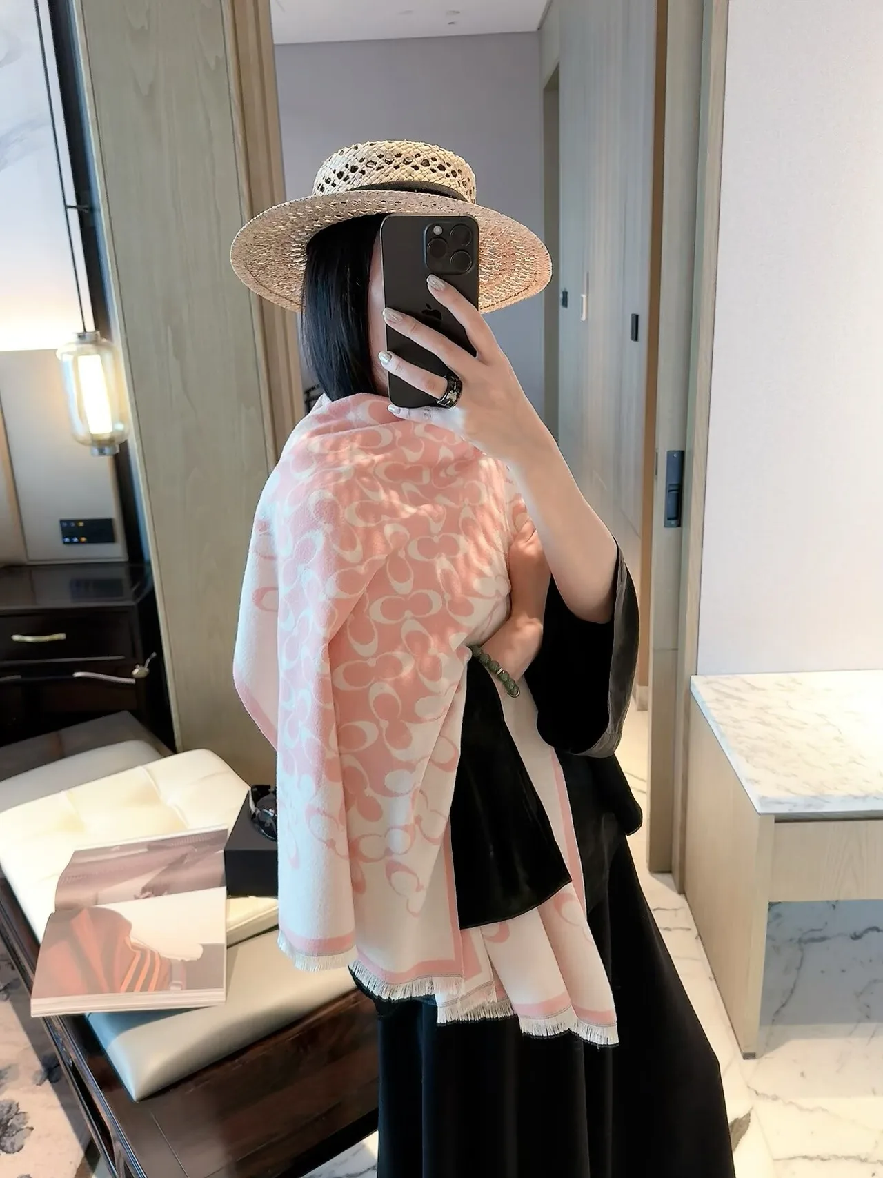 Coach Reversible C-pattern fringed scarf in Pink & Black · view 4