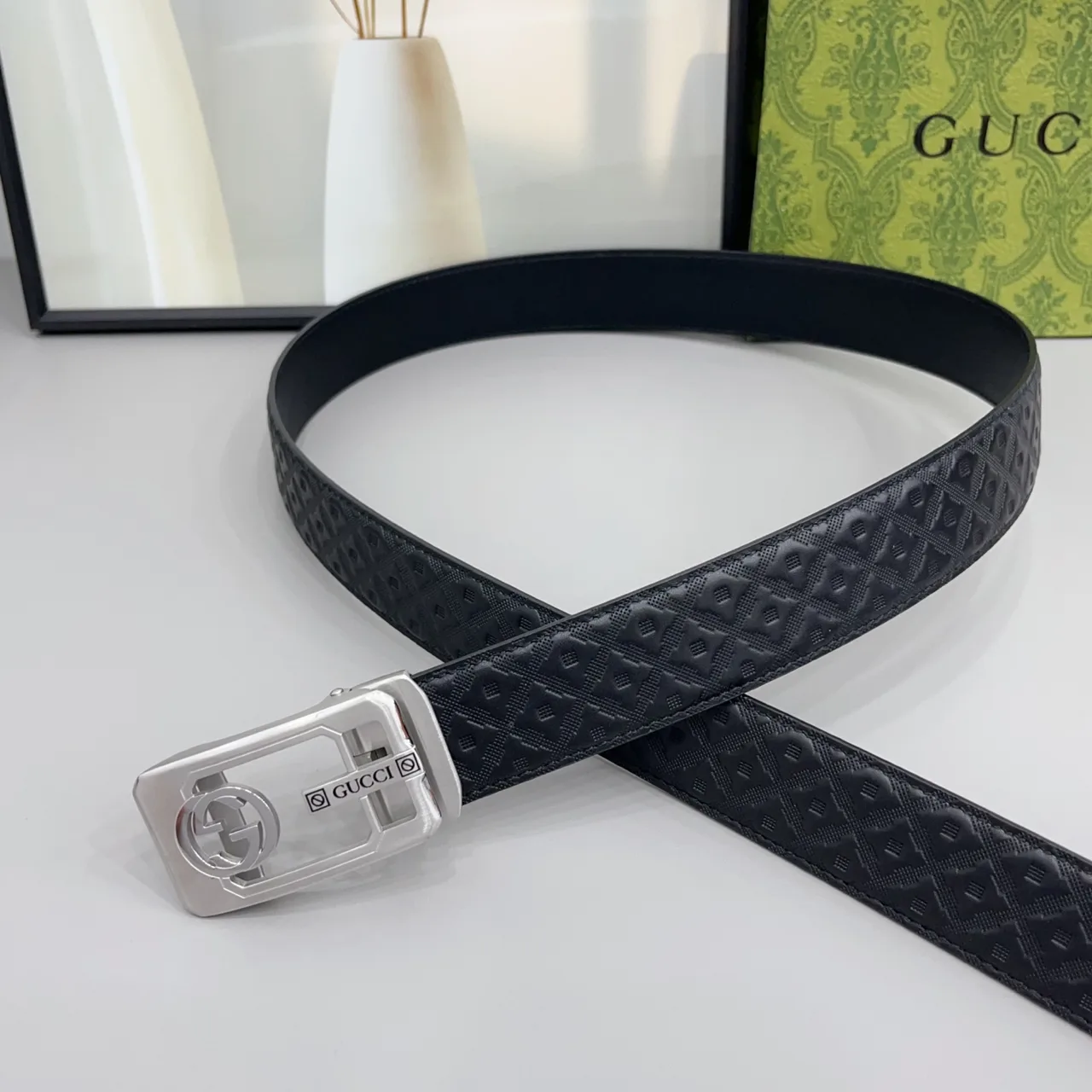Gucci Glossy Belt in Black · view 3