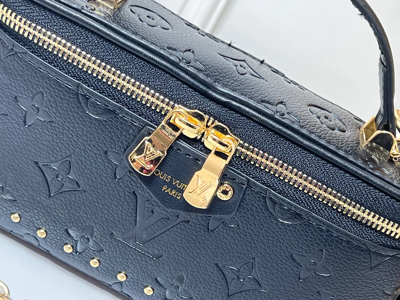 Louis Vuitton Canvas Crossbody Bag in Black · view 6