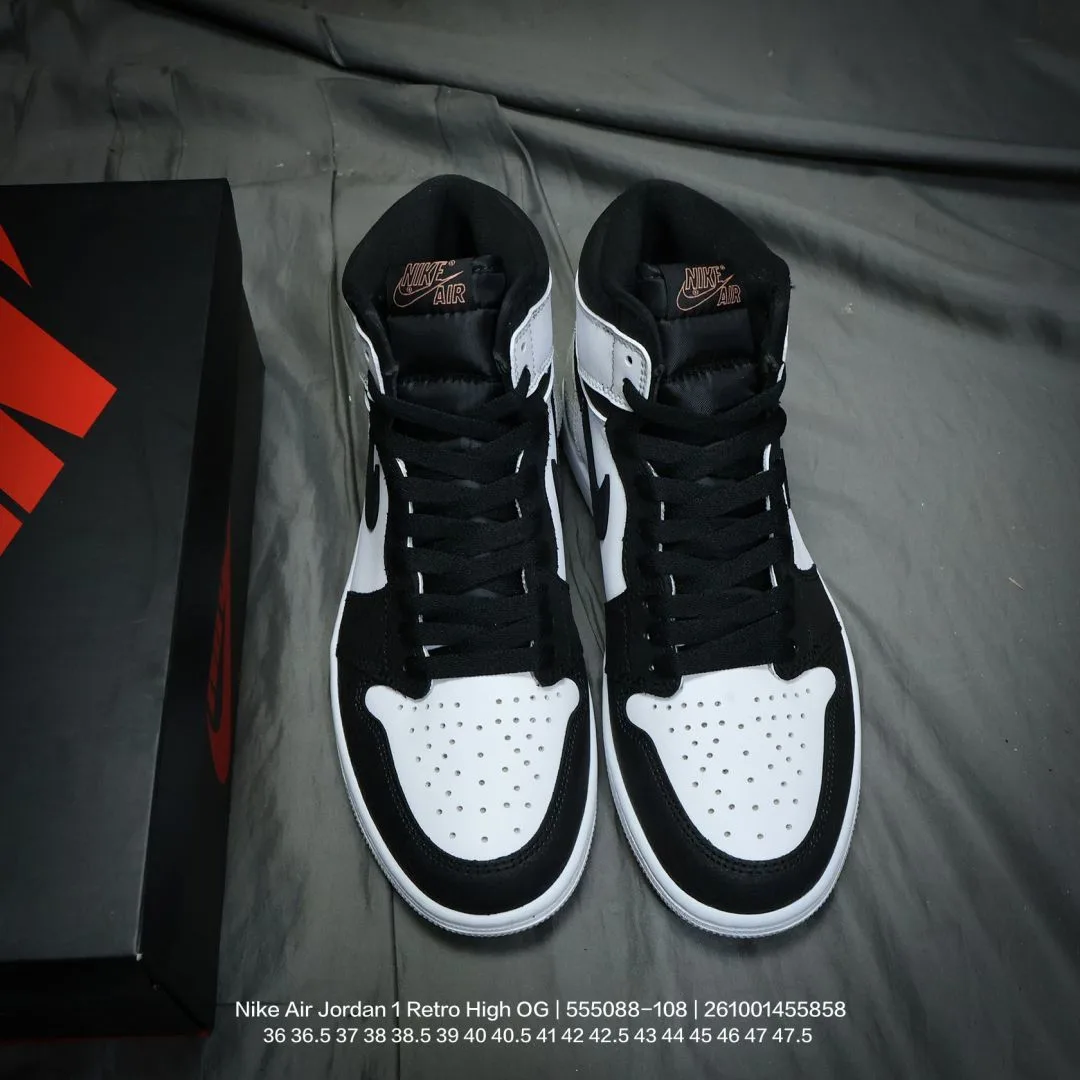 Nike High-Top Sneakers in Black · view 5