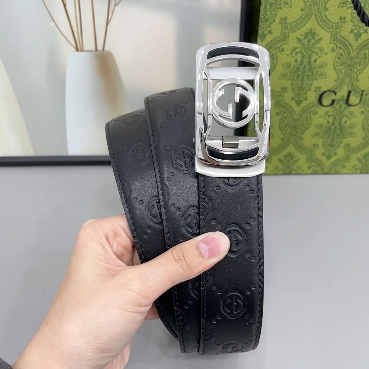 Gucci Glossy Belt in Black · view 5