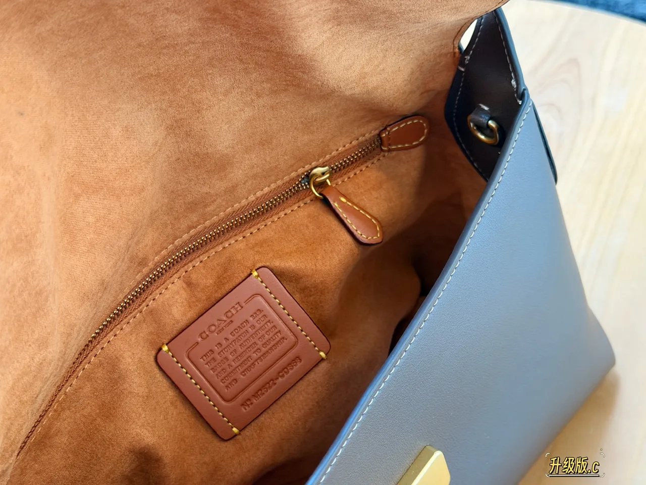 Coach Flap shoulder bag in Black & Brown · view 8