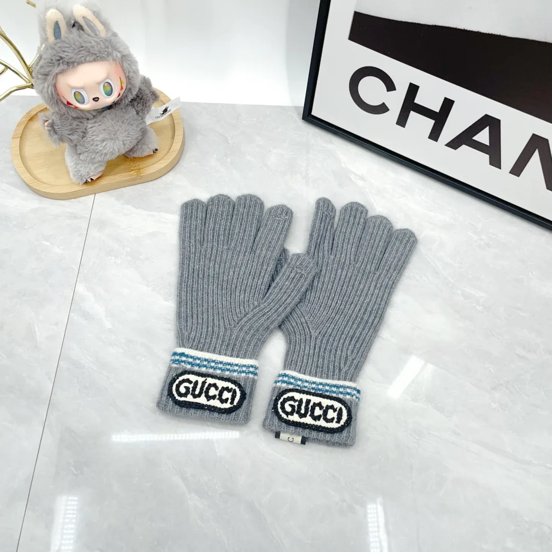 Gucci Wool Striped Embroidered Hat Scarf and Gloves Set in Grey · view 4