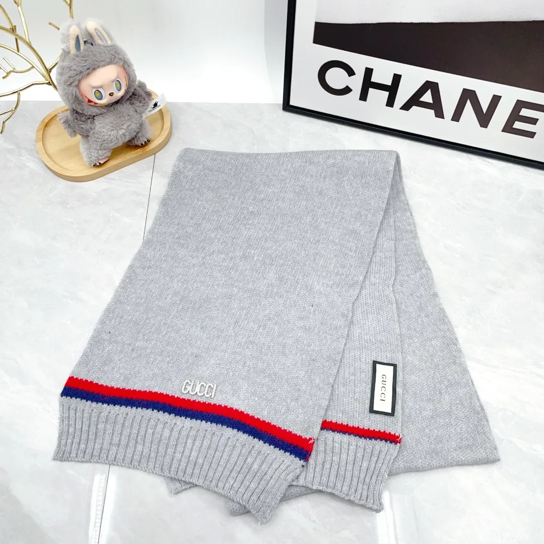 Gucci Wool Ribbed Striped Hat Scarf and Gloves Set in Grey · view 3