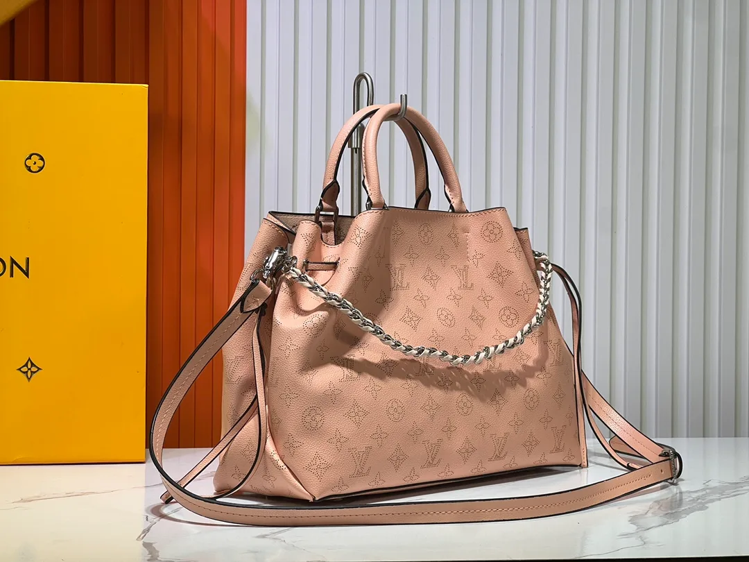 Louis Vuitton Cowhide Crossbody Bag in Pink · view 2