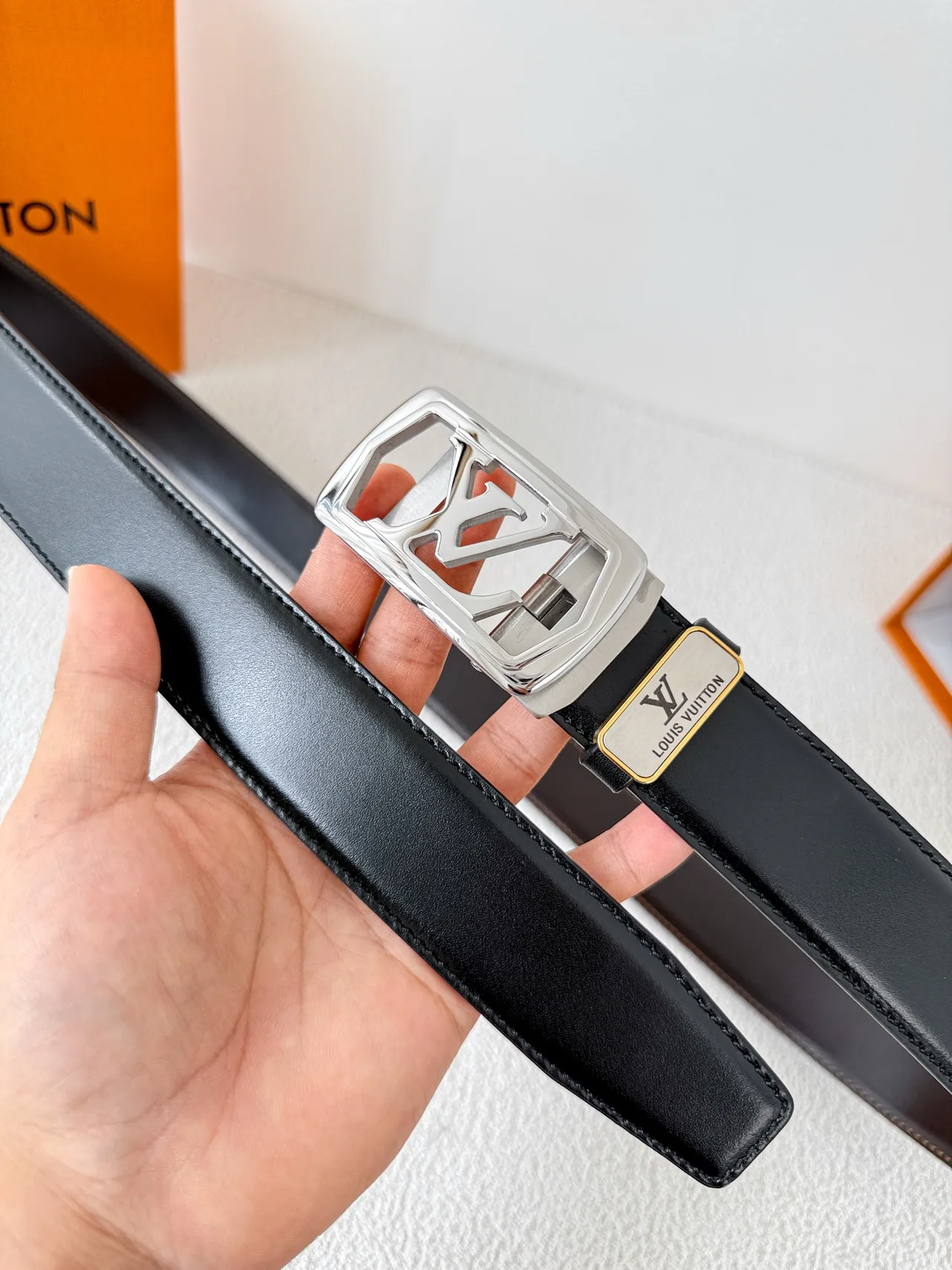 Louis Vuitton Reversible Belt in Black · view 6