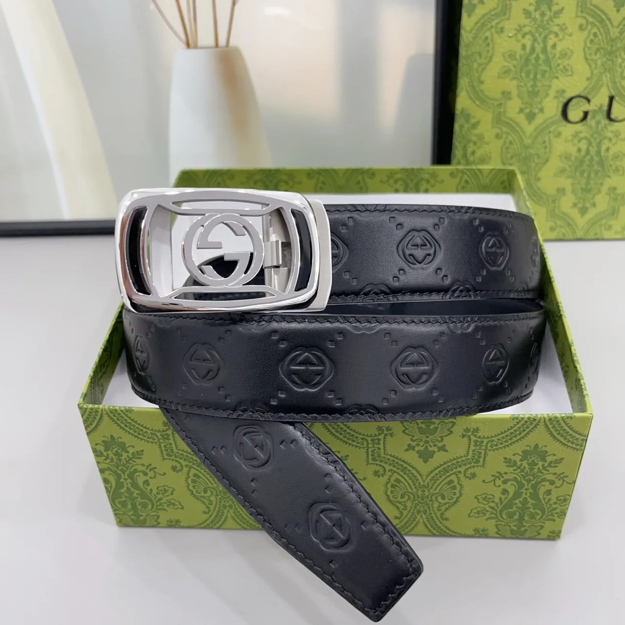 Gucci Glossy Belt in Black · view 3