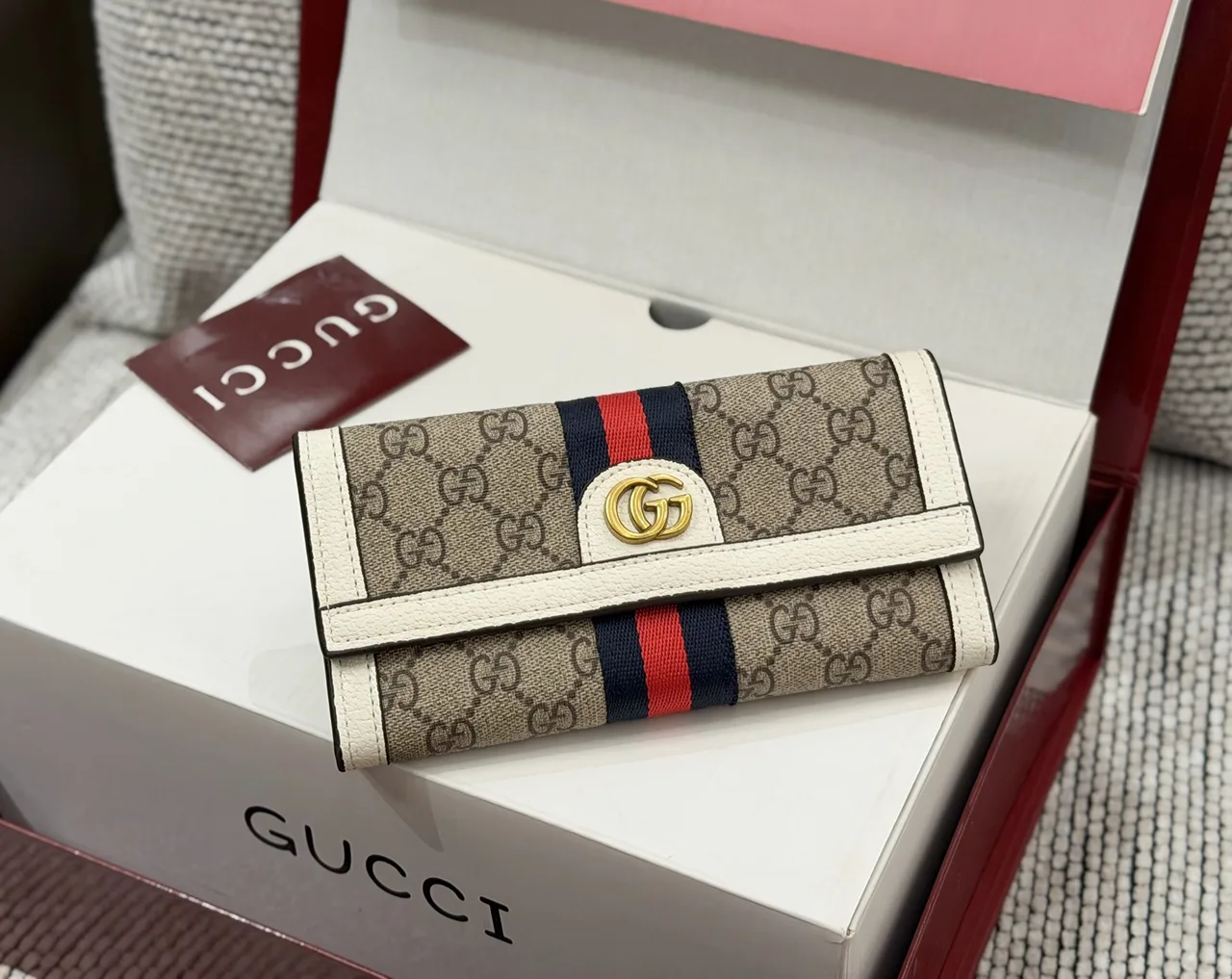 Gucci Long Wallet in Beige & Black · view 6
