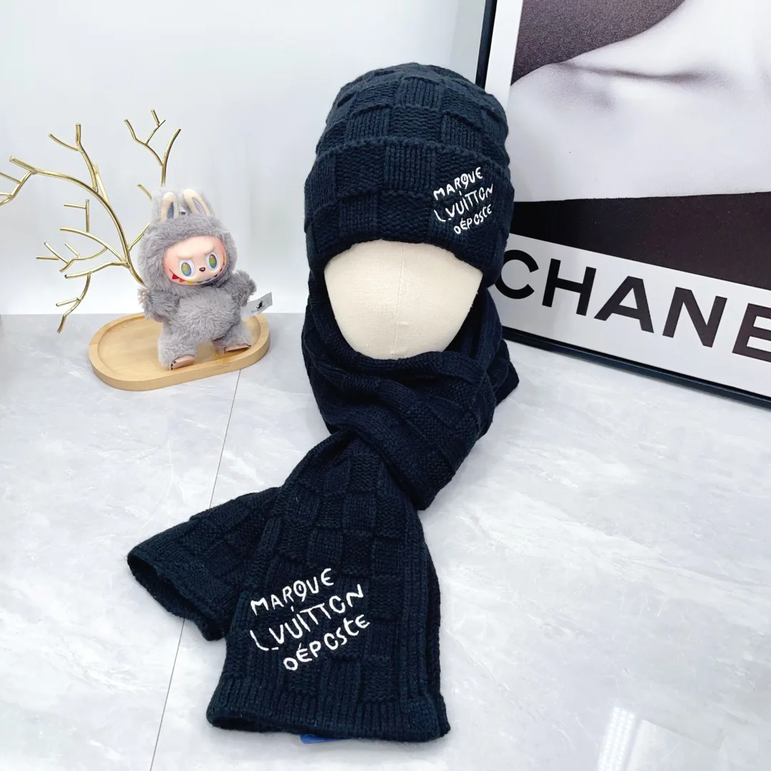 Louis Vuitton Wool Cashmere Hat and Scarf Set in Black · view 1