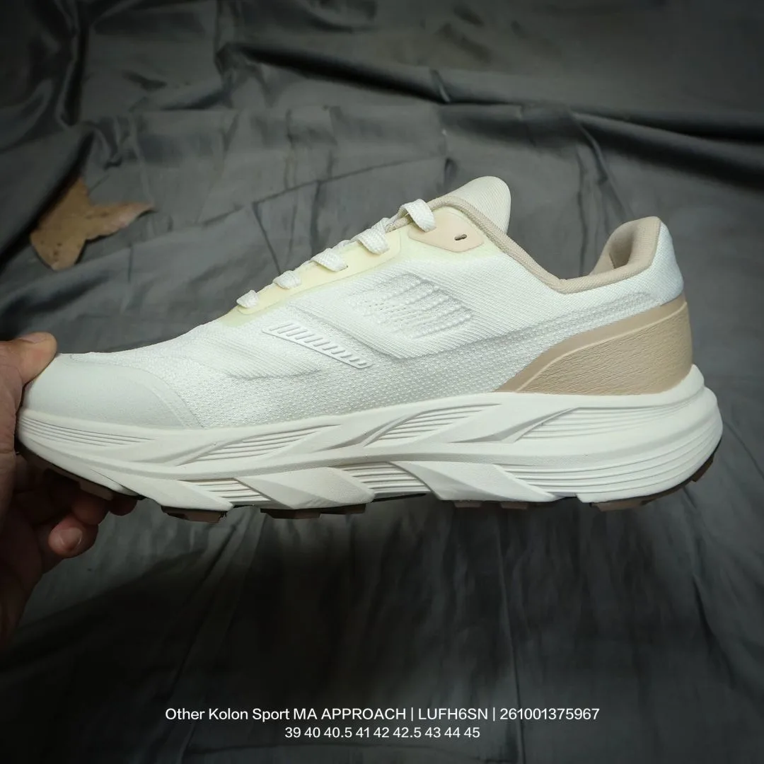 Kolon Sport Approach Sneakers in White · view 3