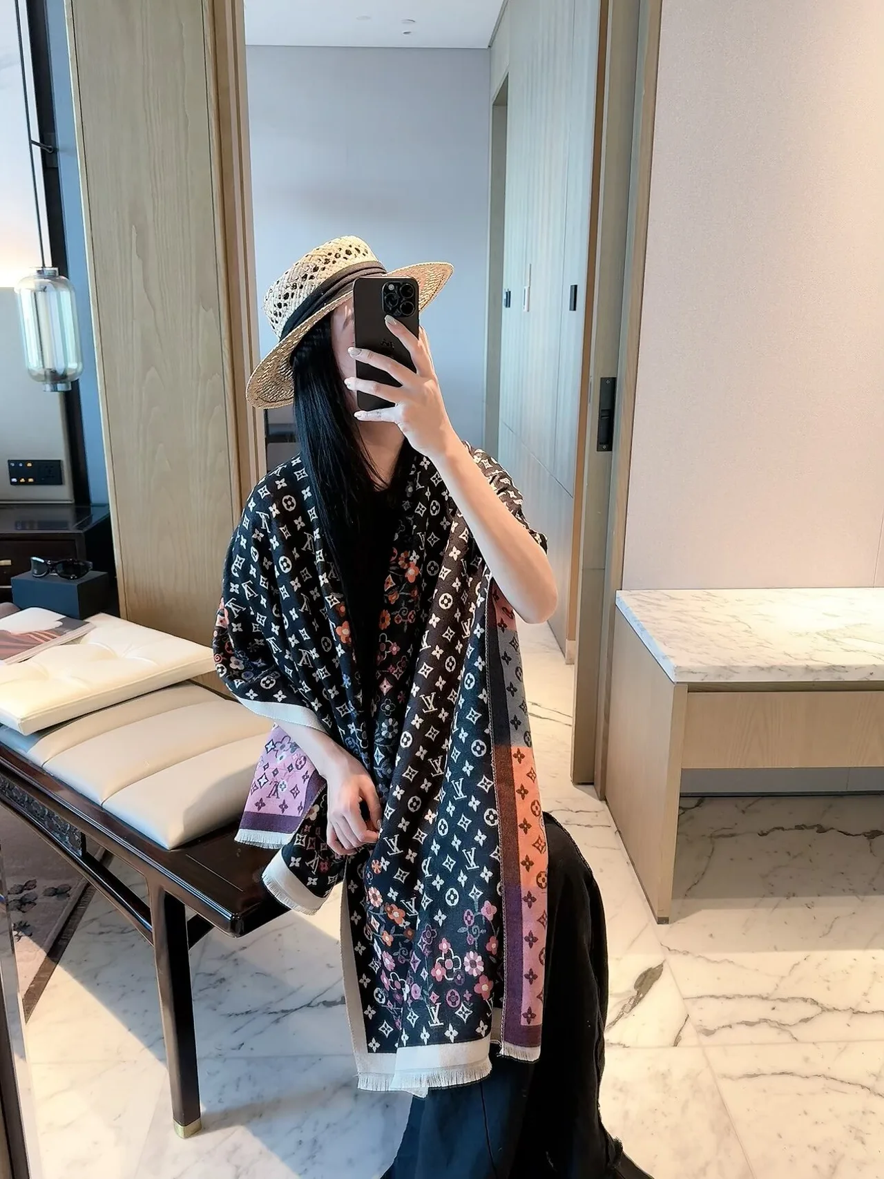 Louis Vuitton Scarf in Beige & Black · view 6