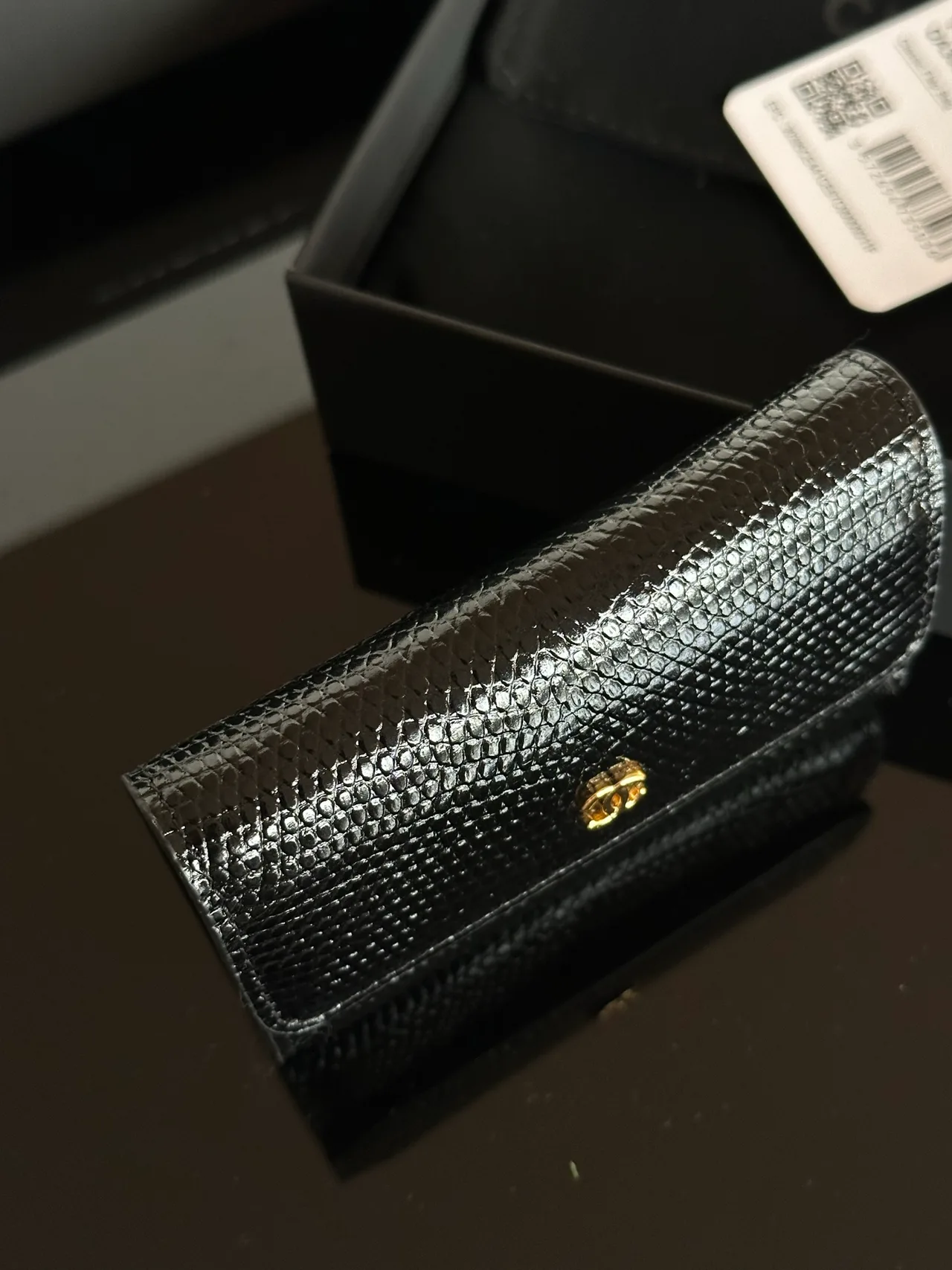 Chanel Flap Wallet in Black · view 3