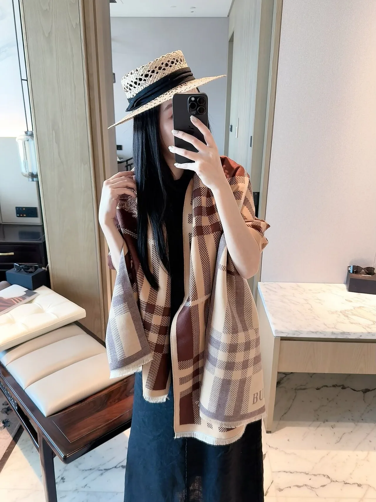 Burberry Reversible checked scarf in Brown & Black · view 3