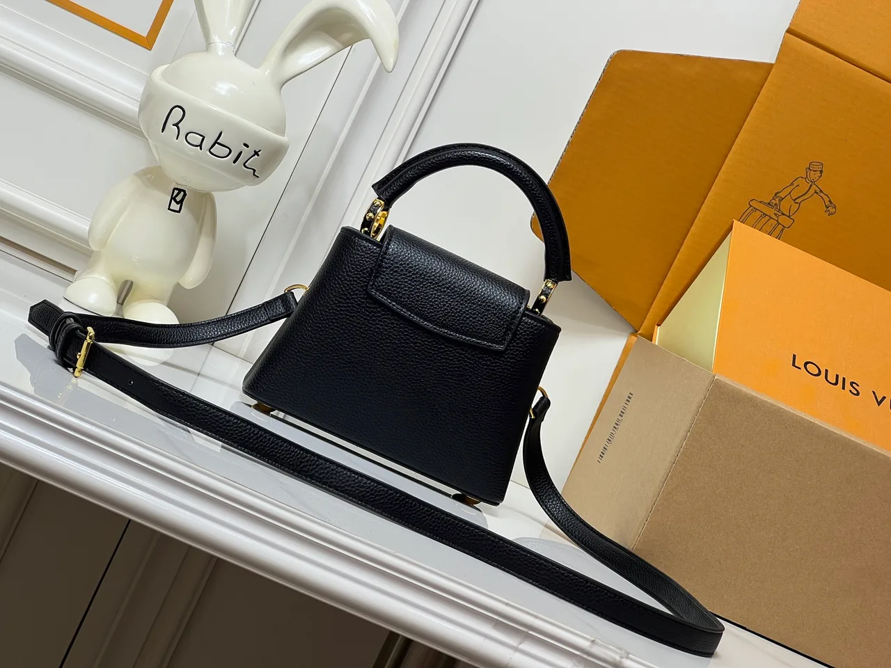 Louis Vuitton Leather Smooth Top-Handle Bag in Black · view 4