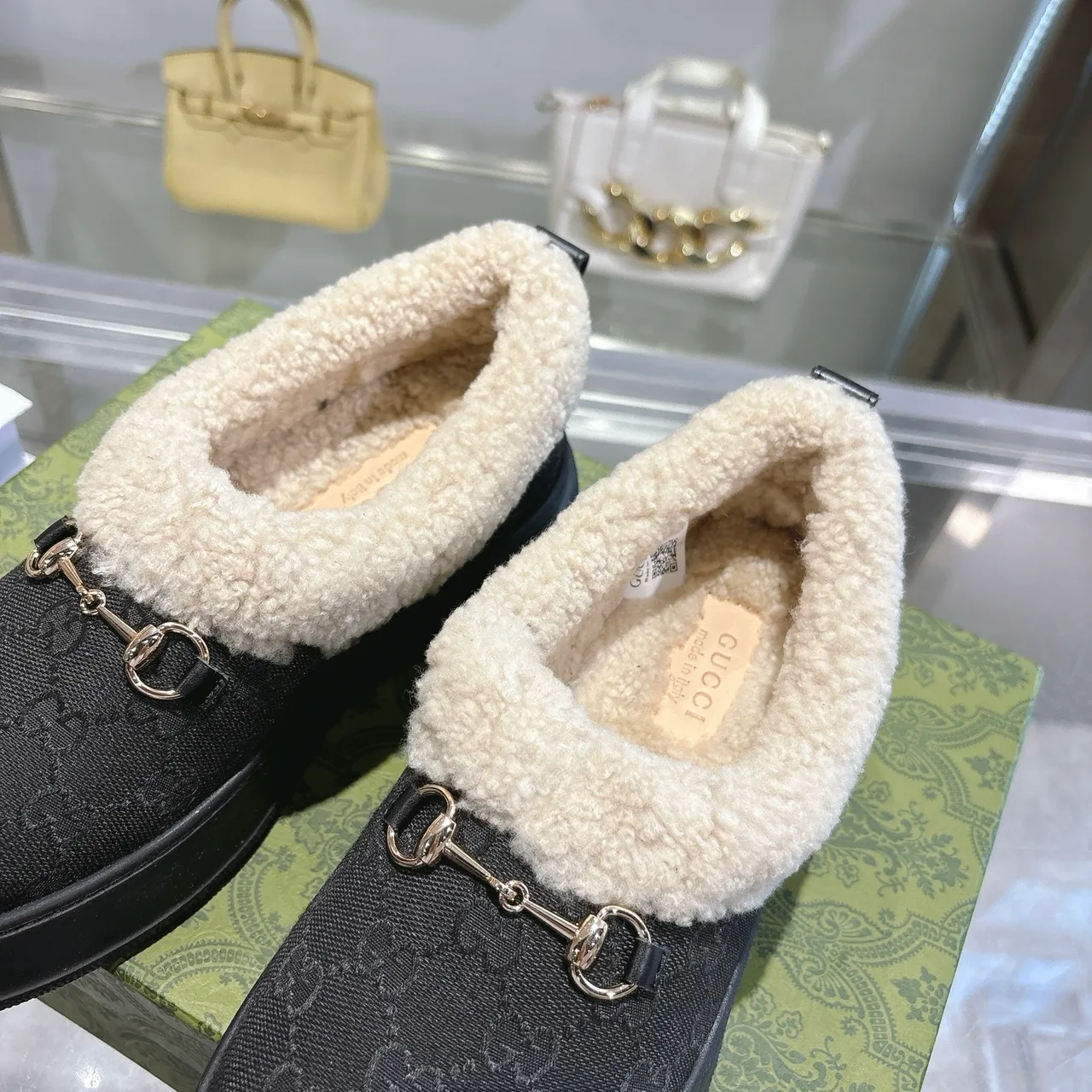 Gucci Wool Slippers in Black · view 7