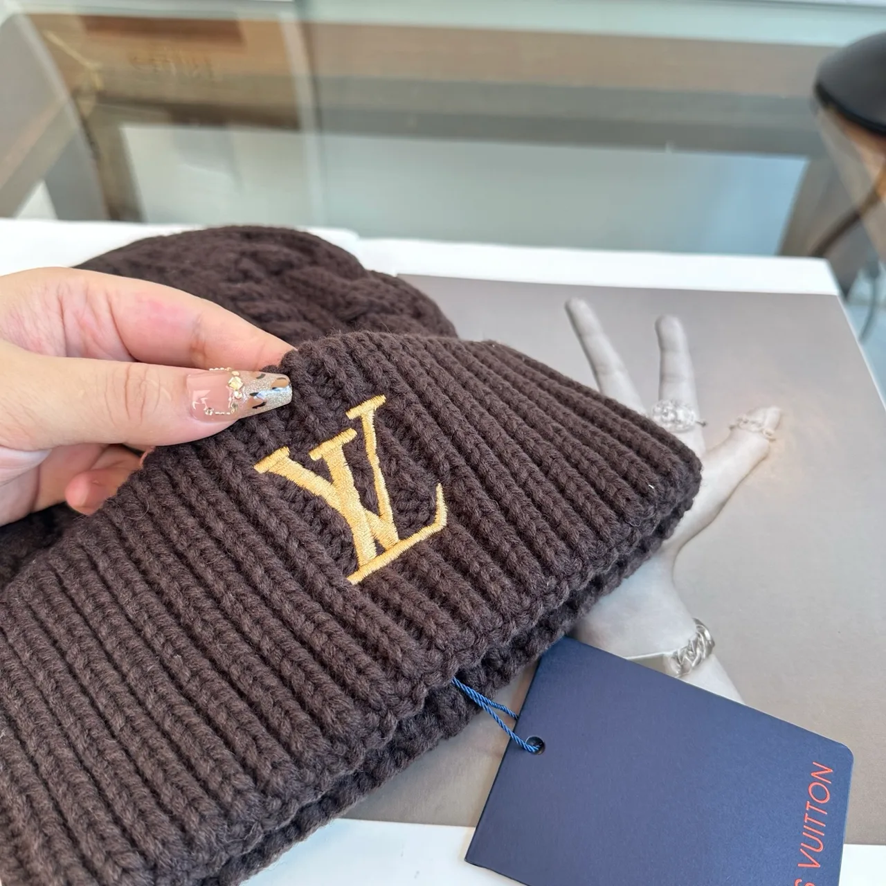 Louis Vuitton Beanie in Brown · view 7