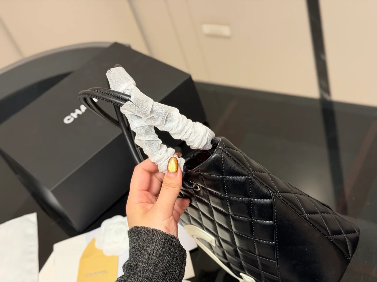 Chanel Bucket Bag in Black · view 7