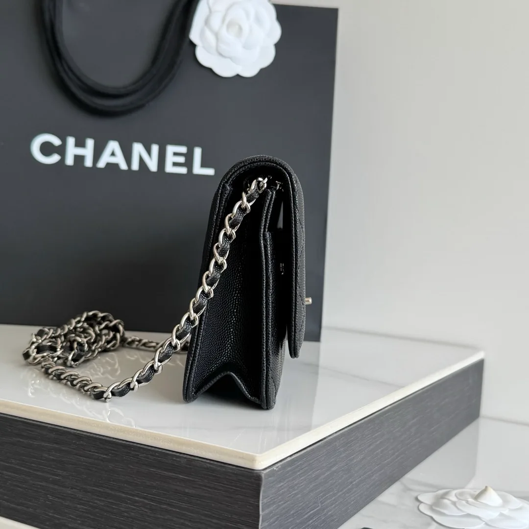 Chanel Calfskin Quilted Clutch in Black · view 4