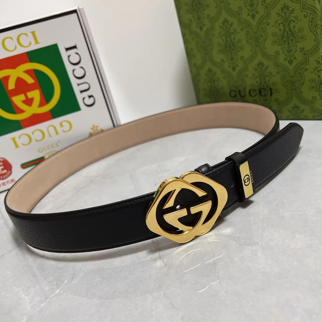 Gucci Cowhide Belt in Black · view 1