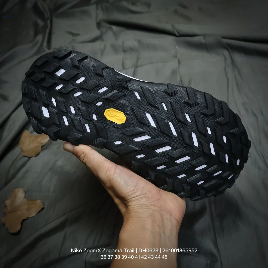 Nike Sneakers in Black · view 6