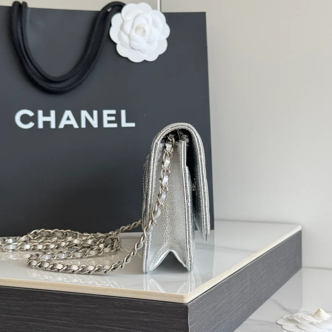 Chanel Calfskin Quilted Glossy Clutch in Silver · view 4