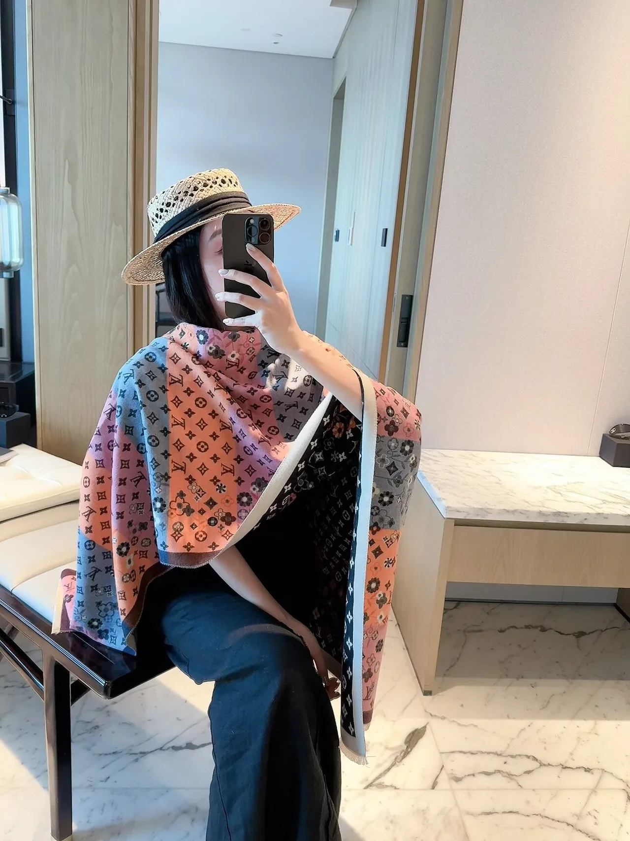 Louis Vuitton Scarf in Beige & Black · view 5